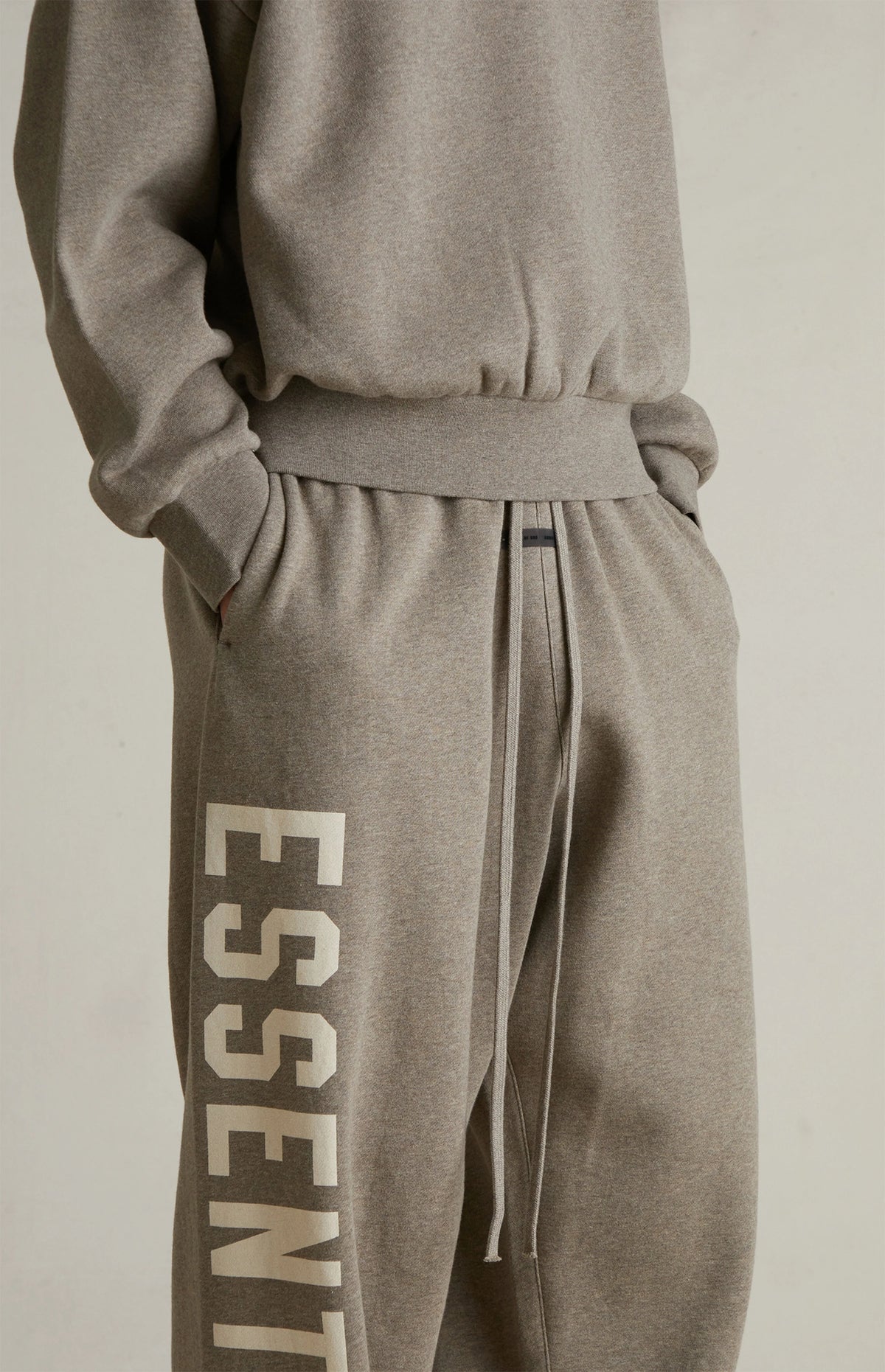 Pantalons Logo Essentials Marron Sable