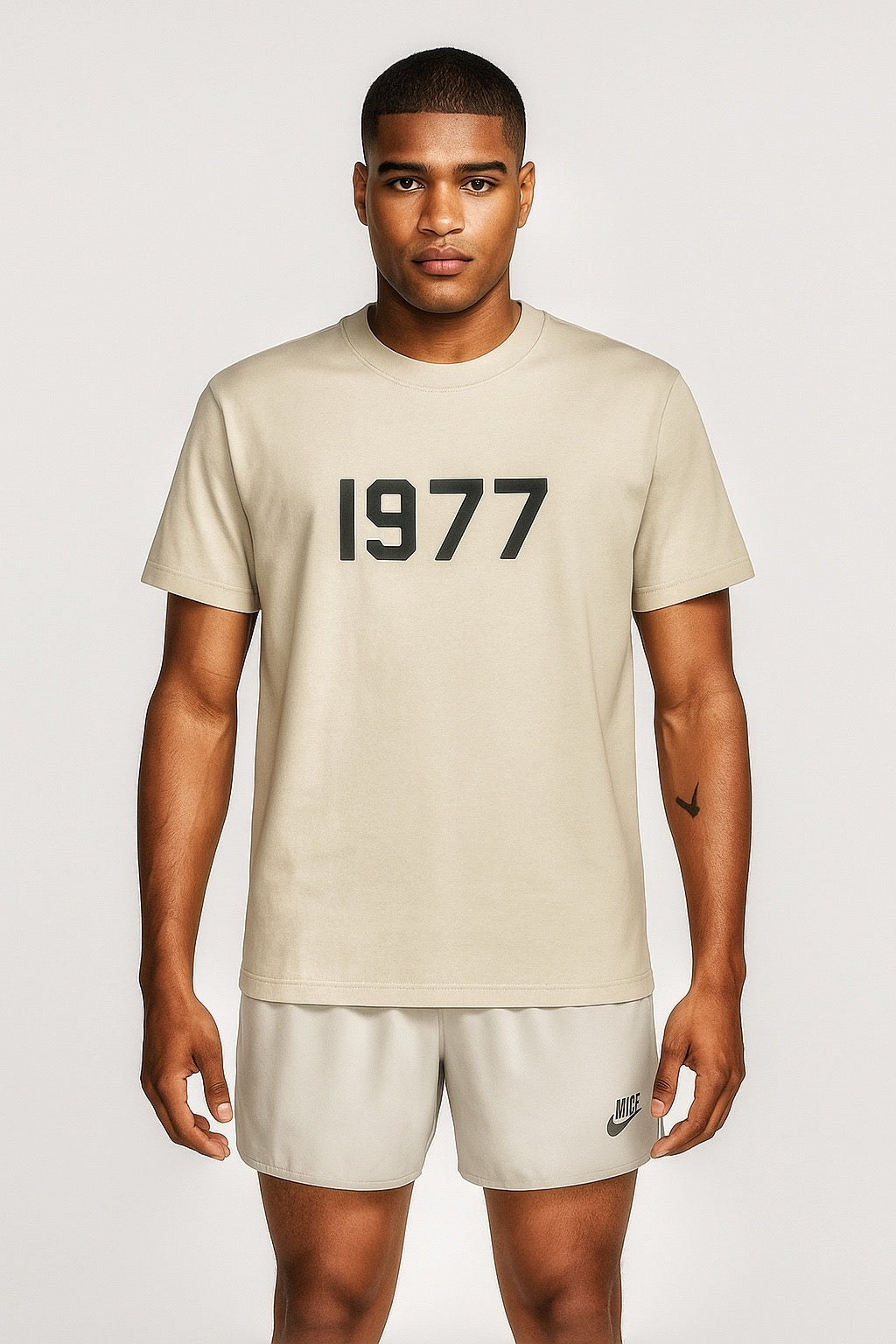T-shirt Misteressential 1977