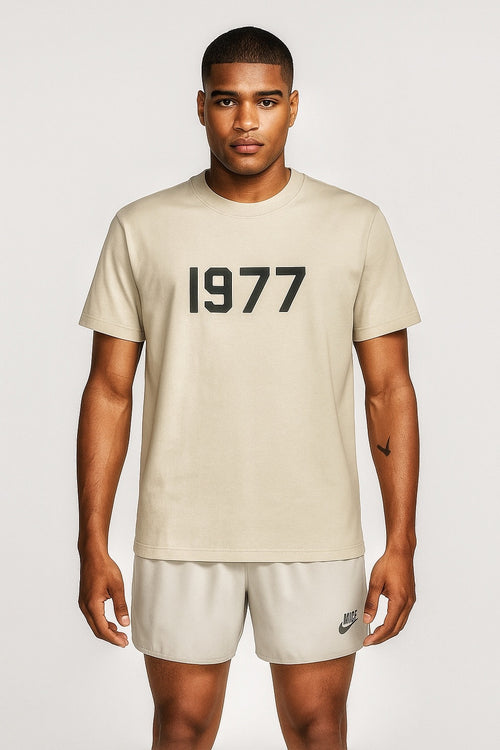 T-shirt Misteressential 1977