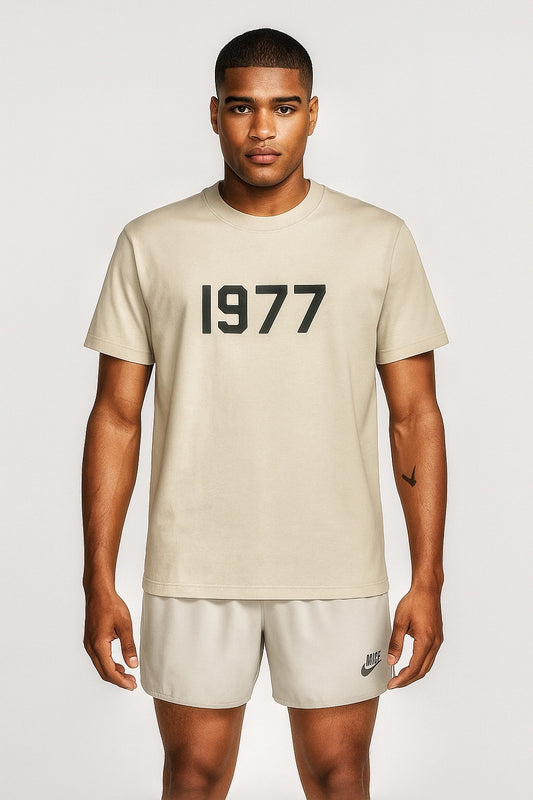 T-shirt Misteressential 1977