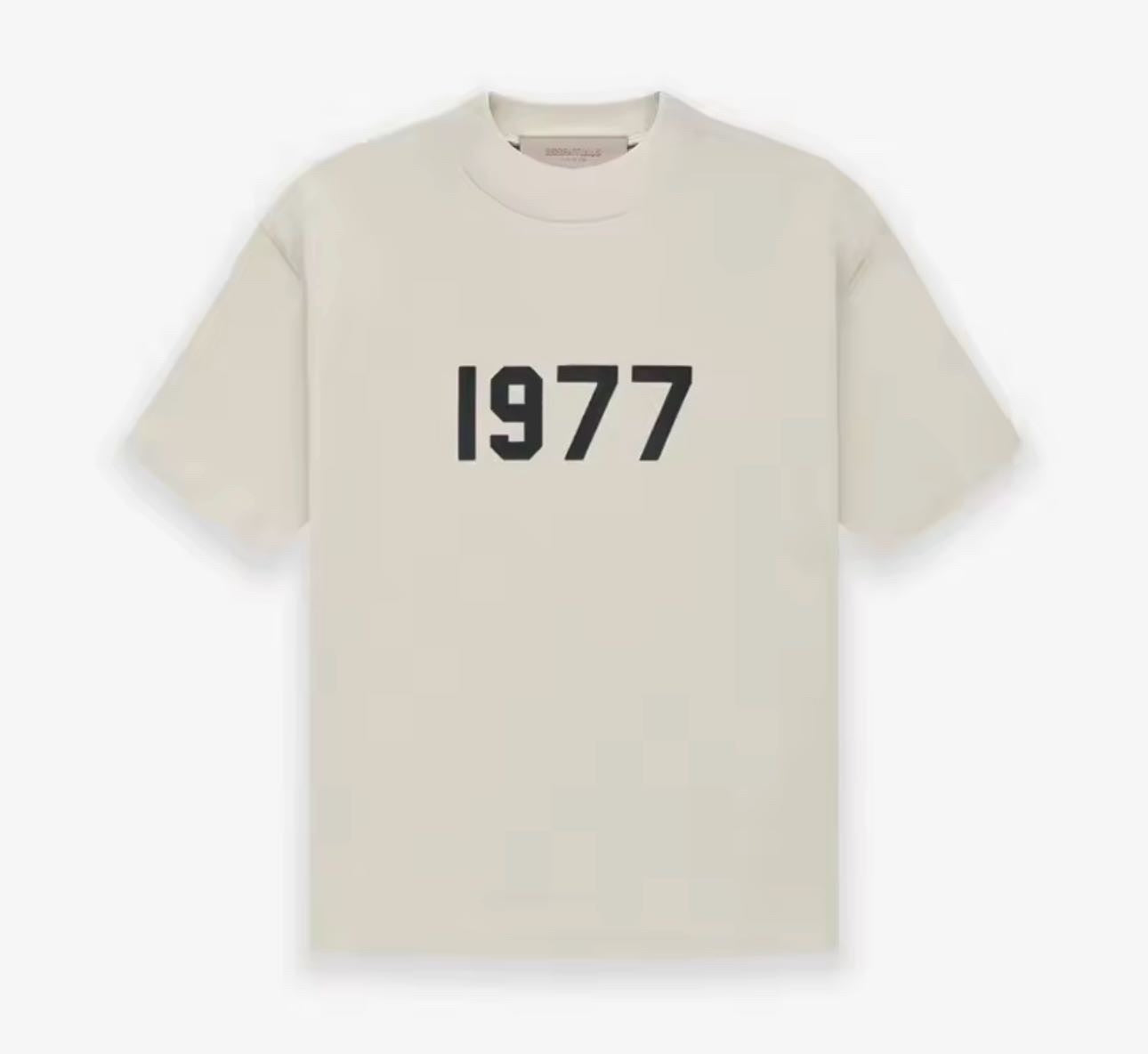 T-shirt Misteressential 1977
