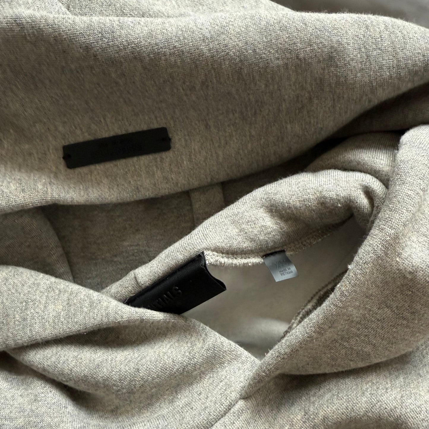 Ensemble  Gris Essentials x NBA